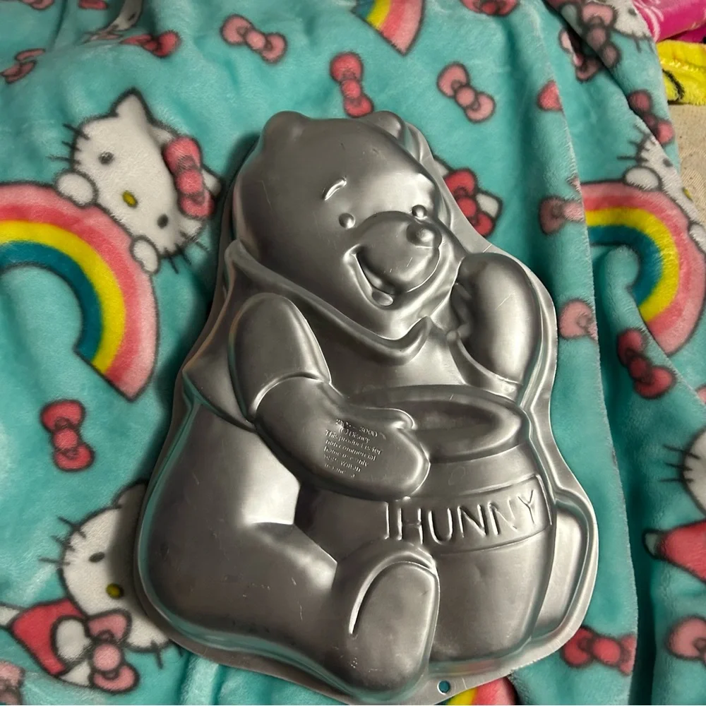 Wilton Cake Pan- Winnie the Pooh - 1995 vintage‎